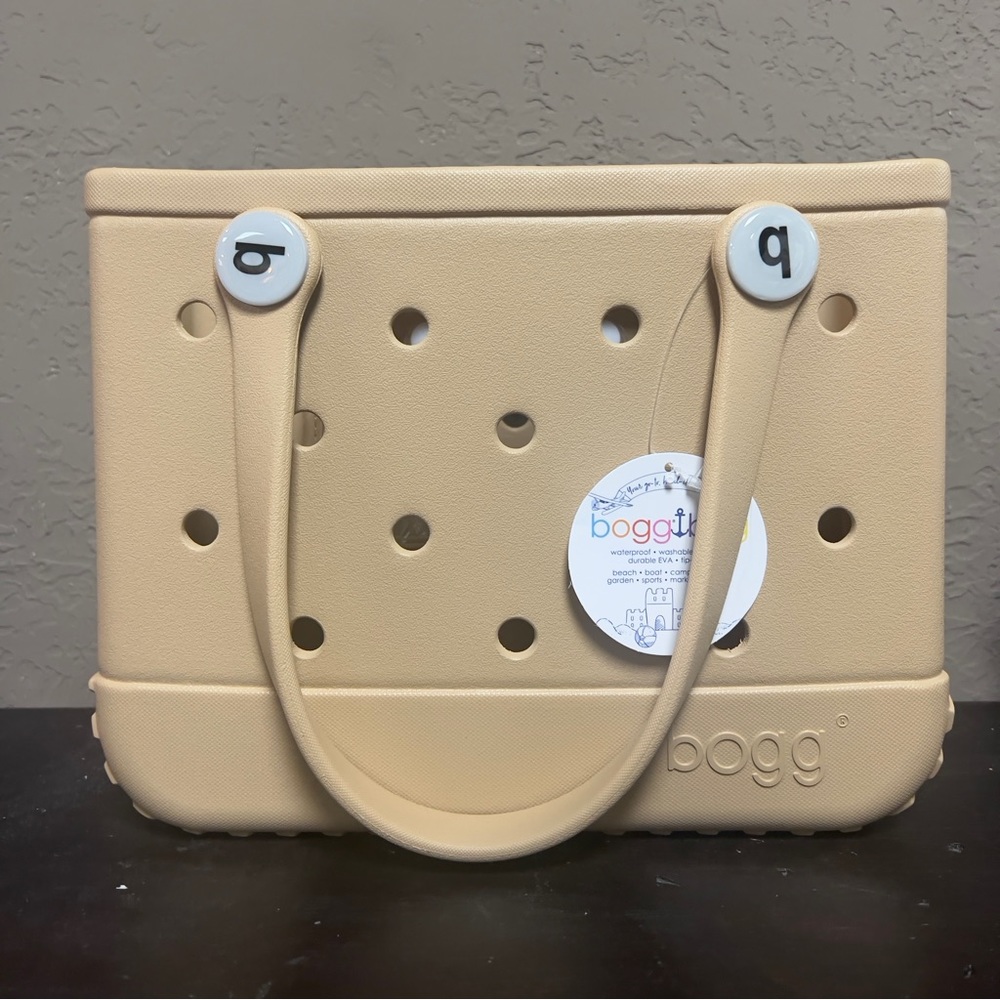 NWT Bitty Bogg Bag in Latte